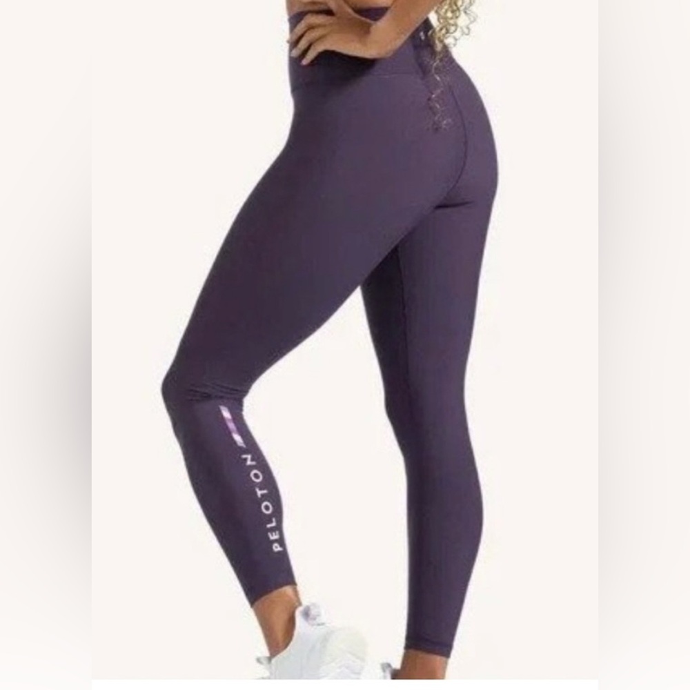 NWOT Peloton purple cadent legging size medium